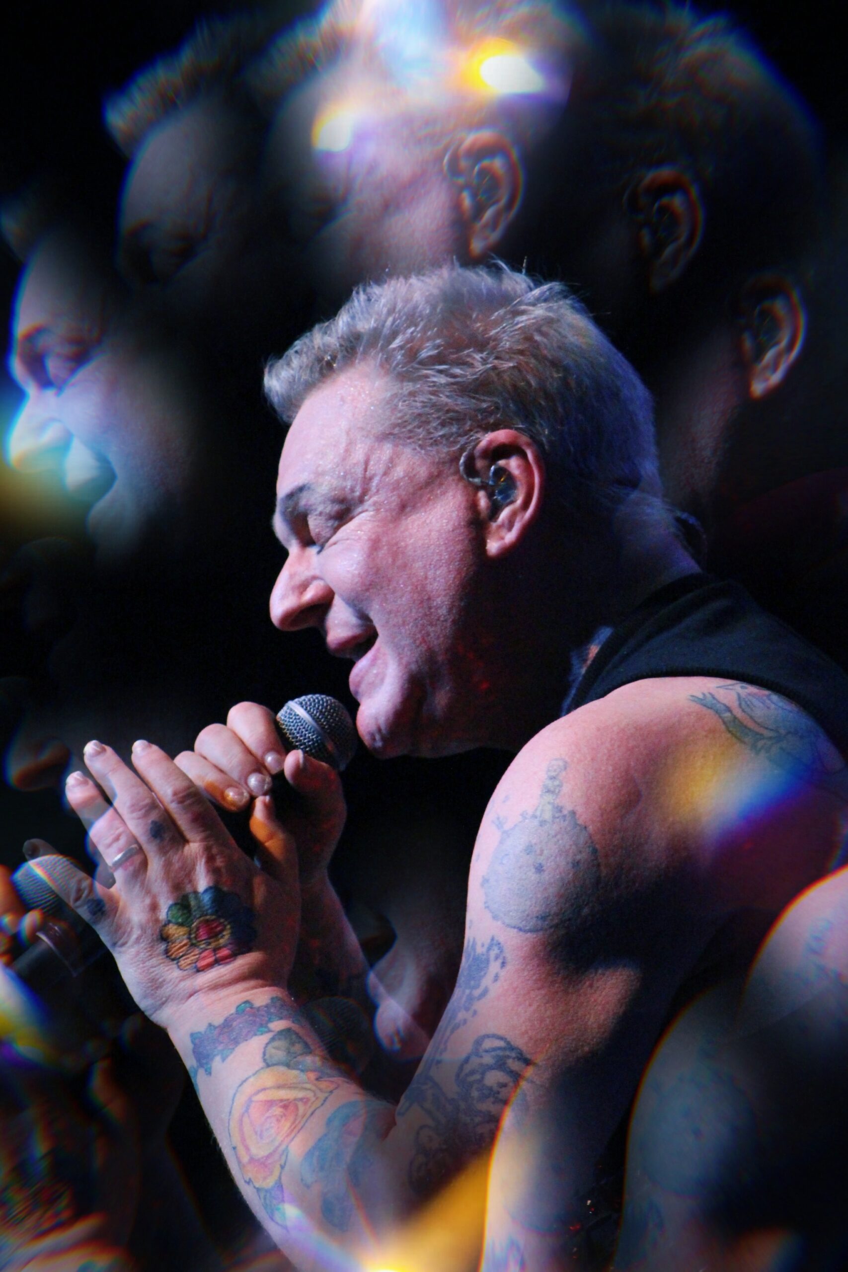 Andy Bell transforma o Qualistage em pista retrô-pop no Rio de Janeiro